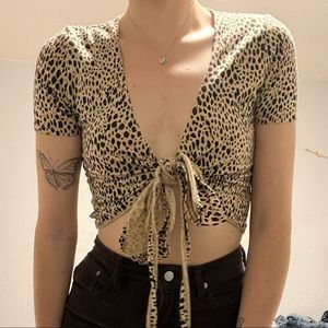 Tie front / wrap top